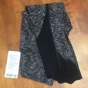Lululemon winder under crops 23” scallop.